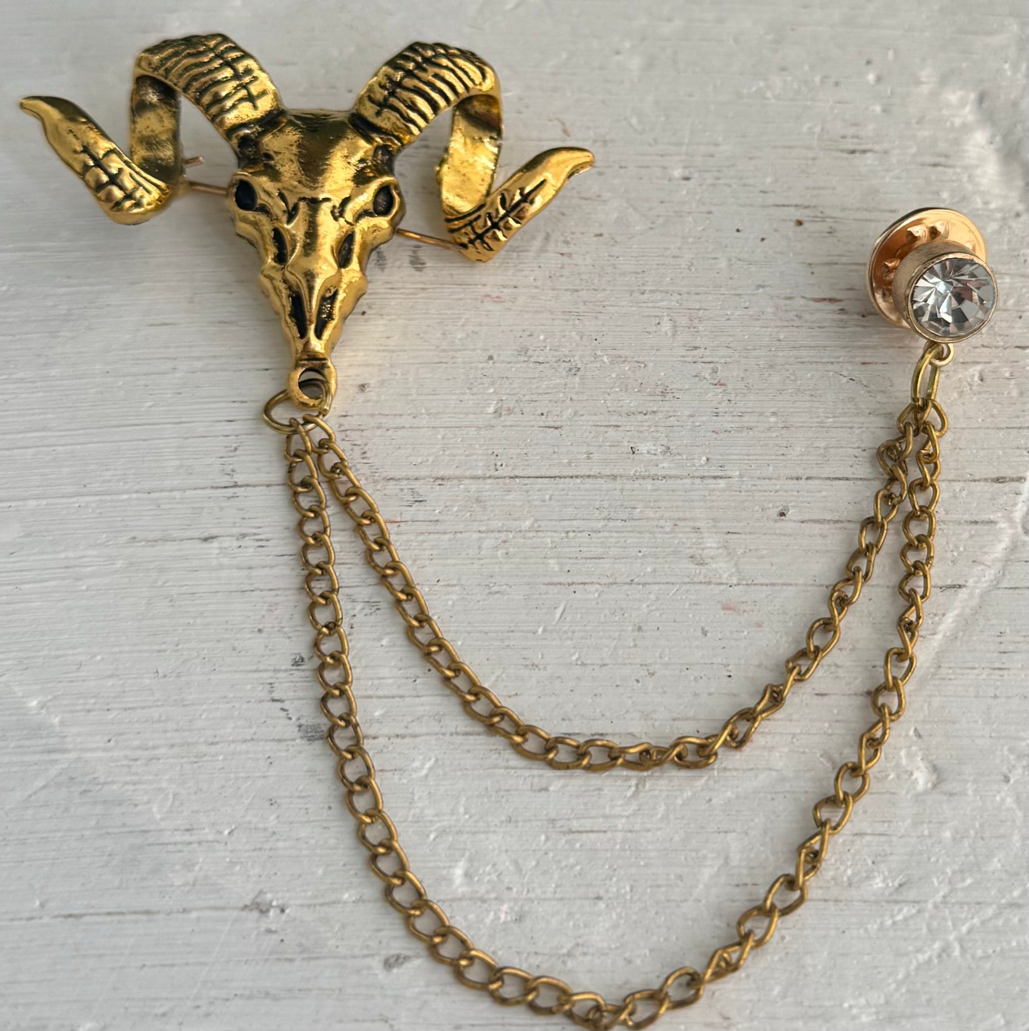 Broche Cabeza de Aries Místico