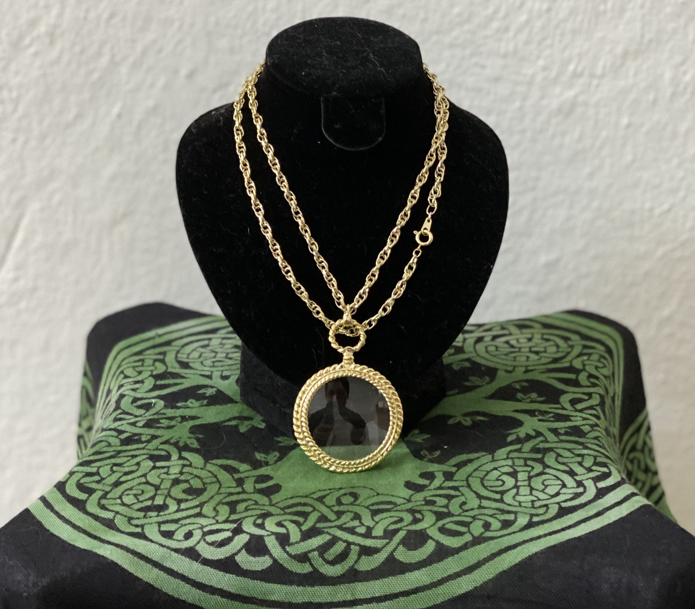 Lupa de Collar en Cristal