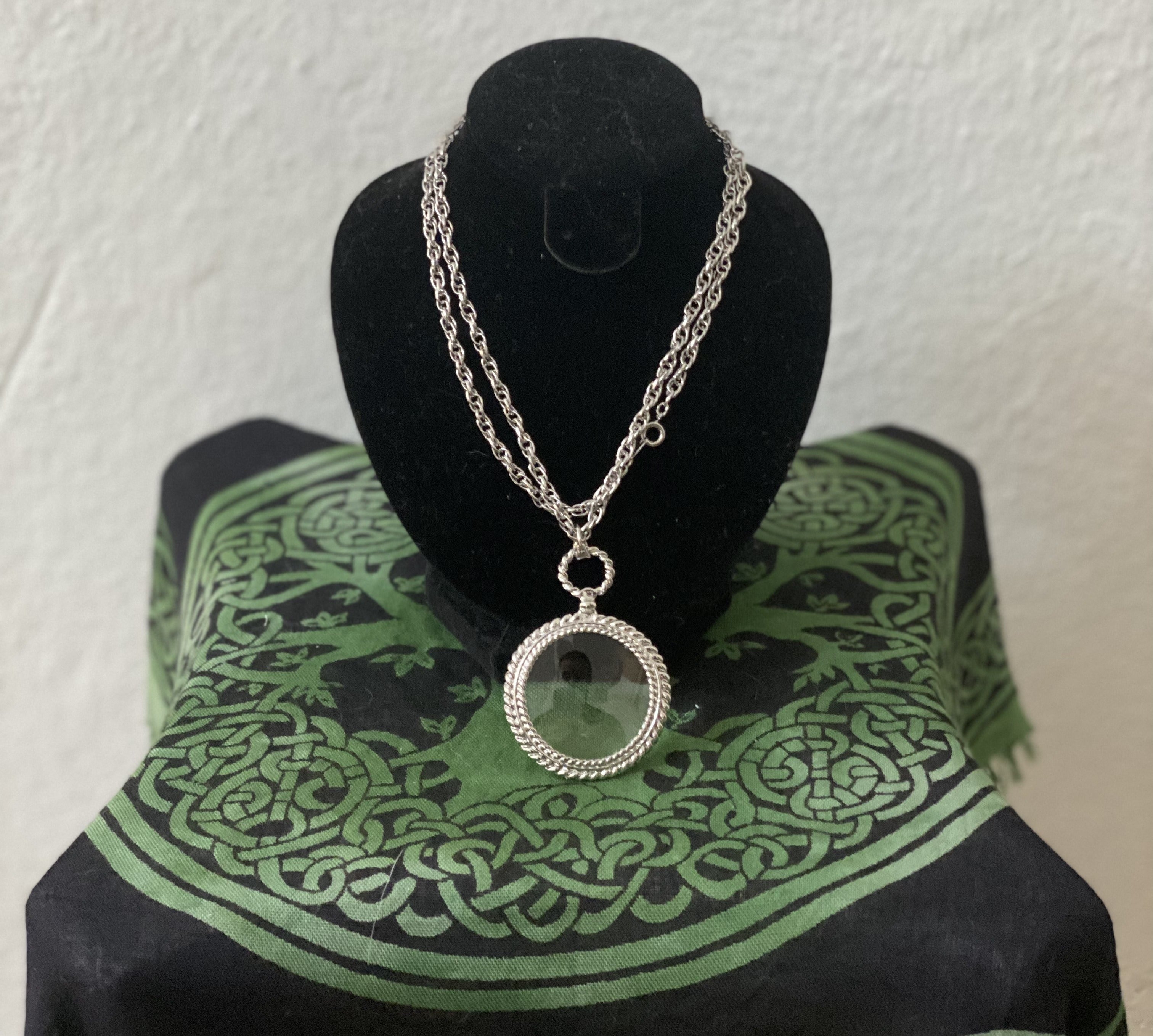Lupa de Collar en Cristal