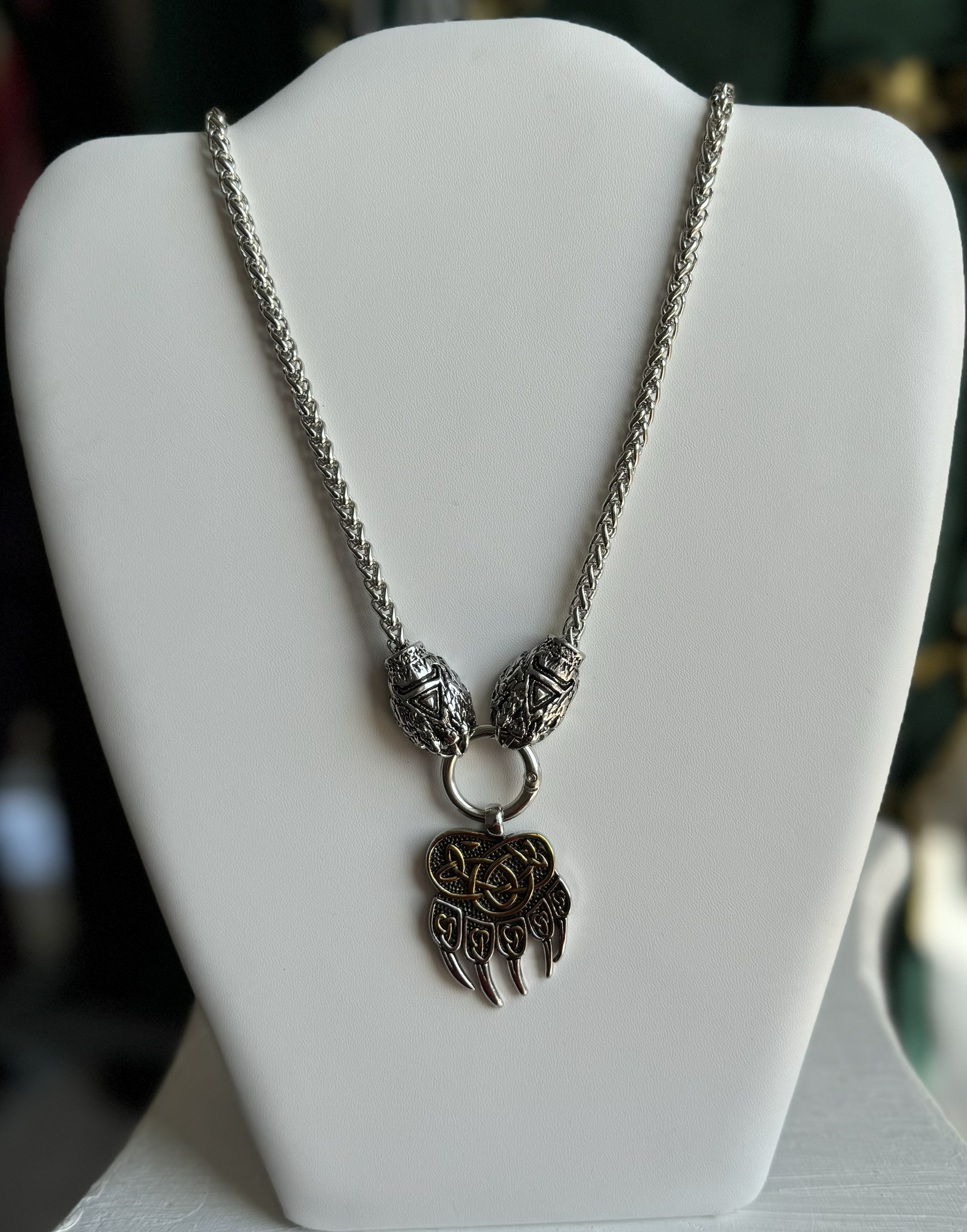 Collar de Pata de Oso Céltico