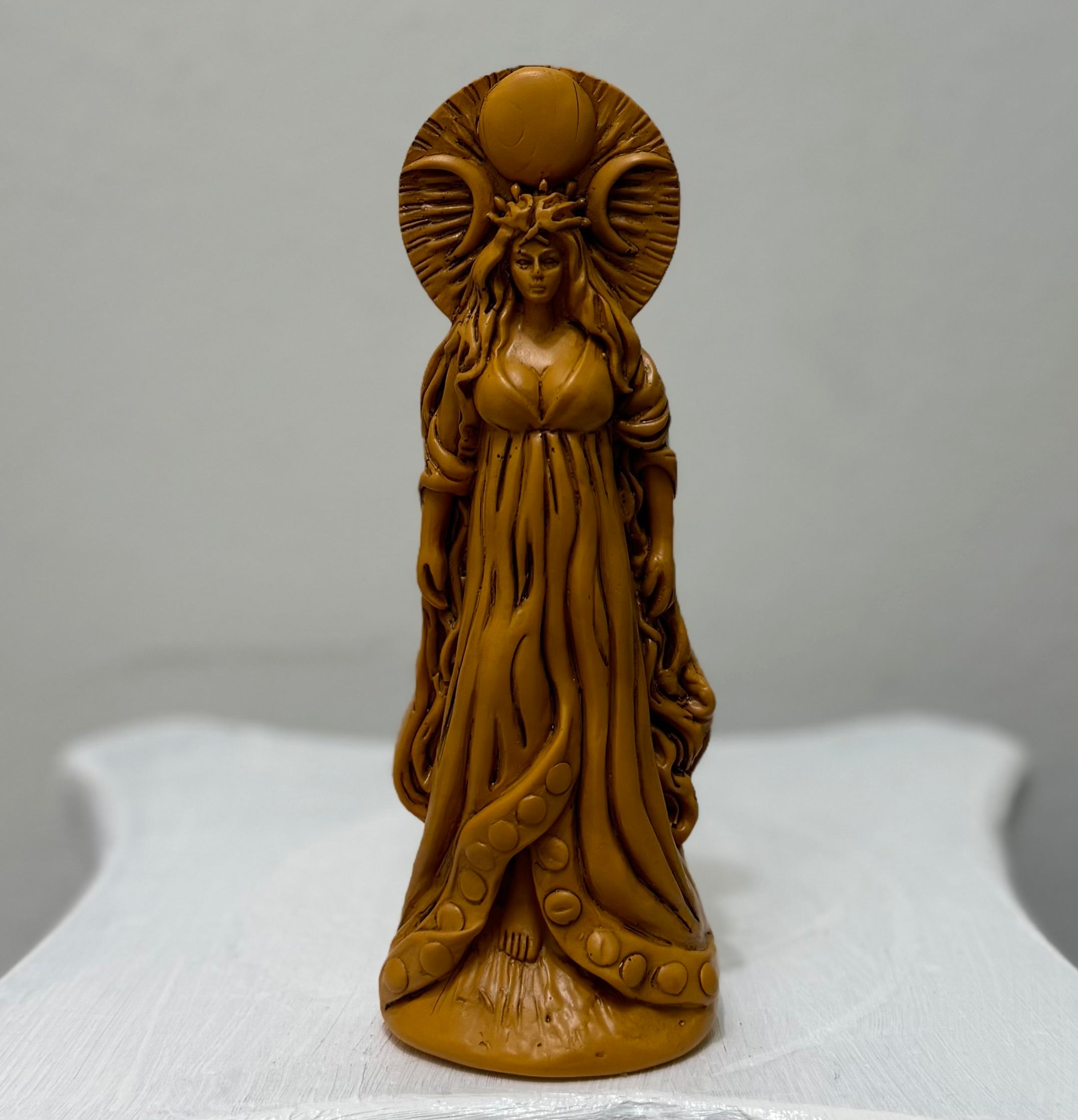 Figura de Diosa con Lunas