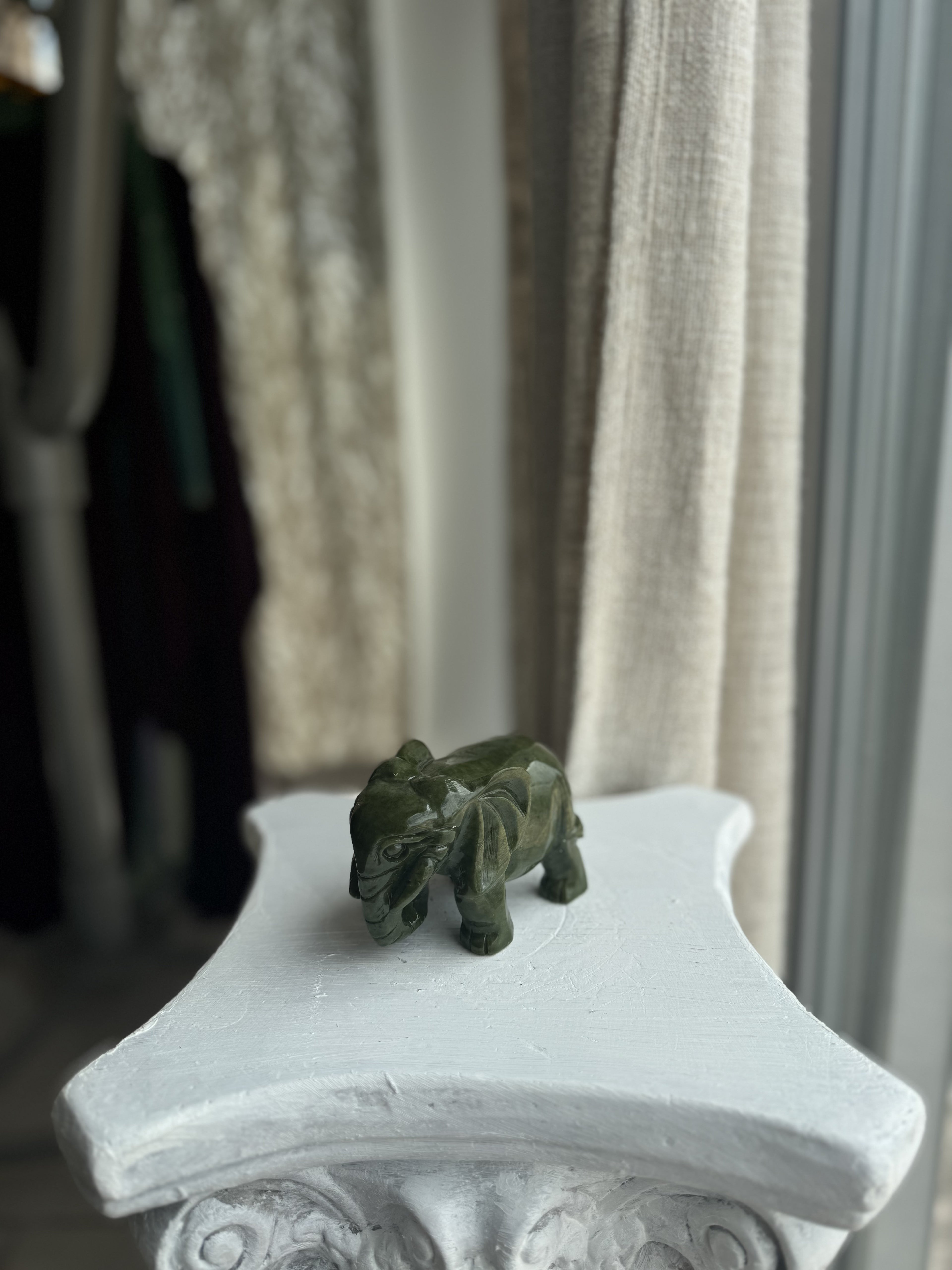 Elefante de Vesuvianita