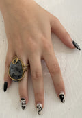 Anillo de Larvikita