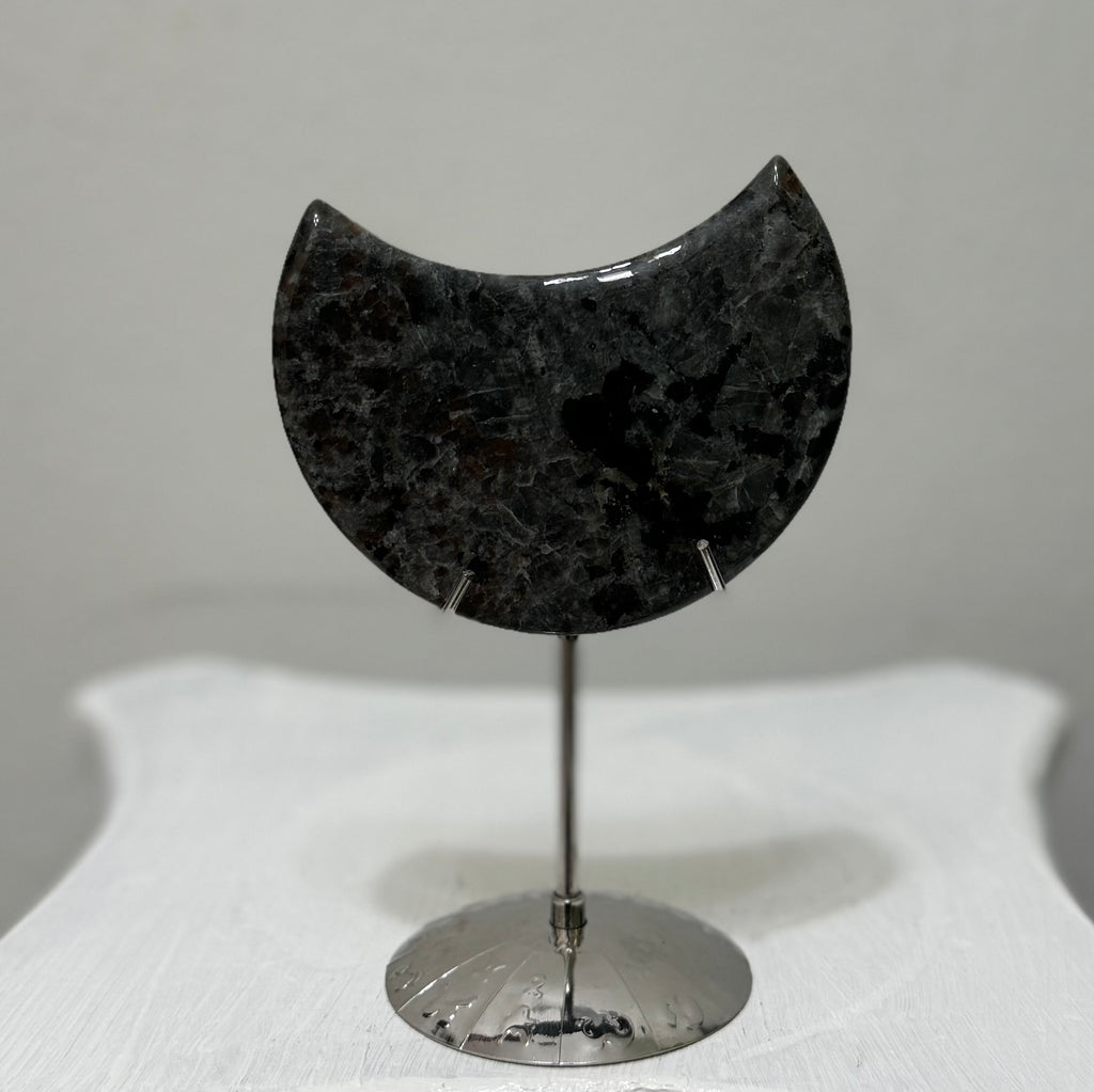 Media Luna de Larvikita