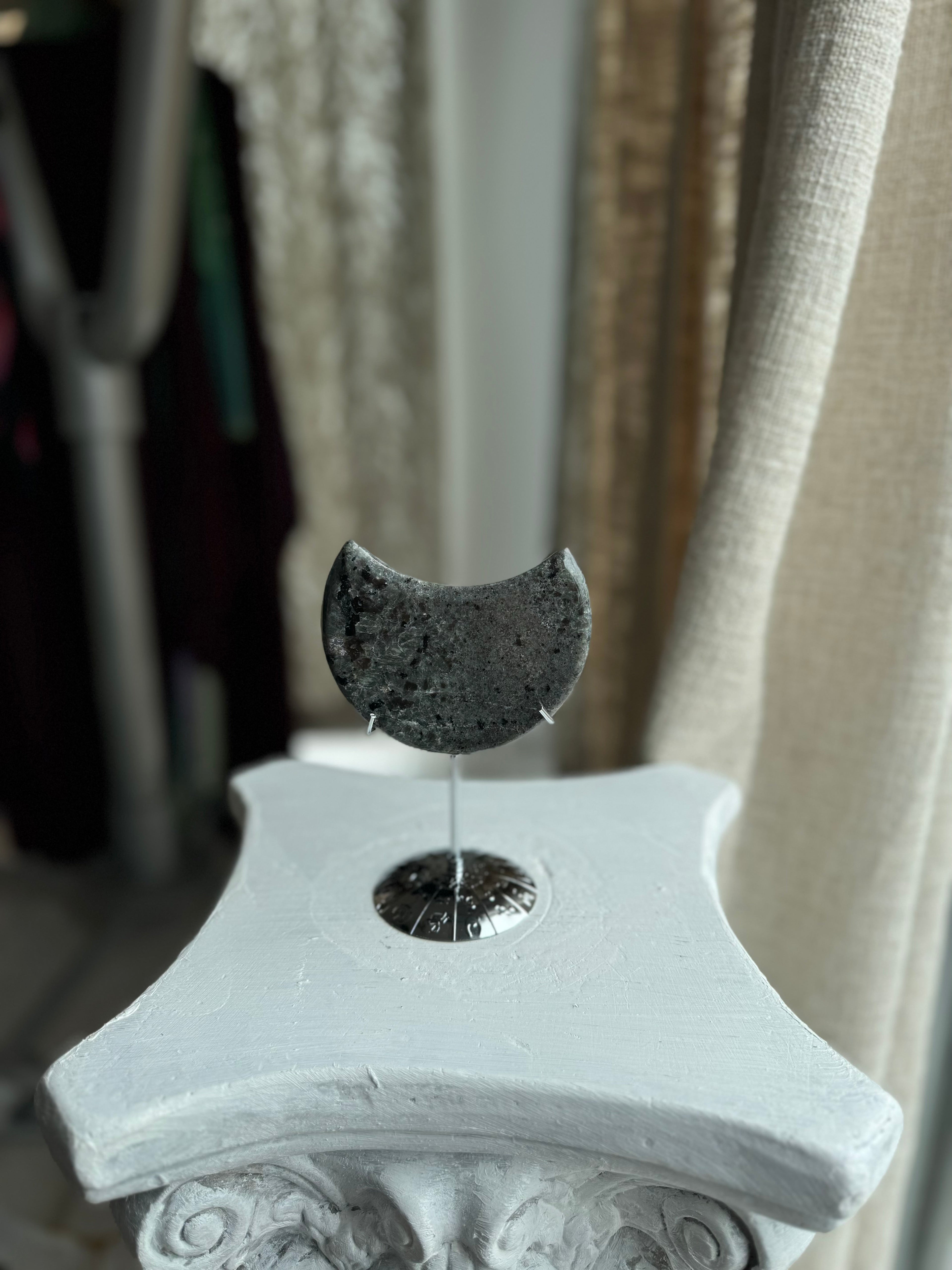 Media Luna de Larvikita