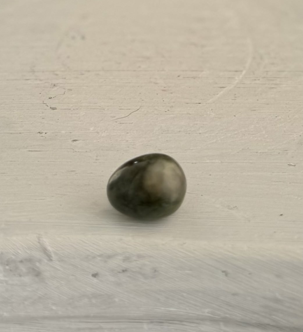 Huevo Yoni de Ópalo de Oliva "Mini"