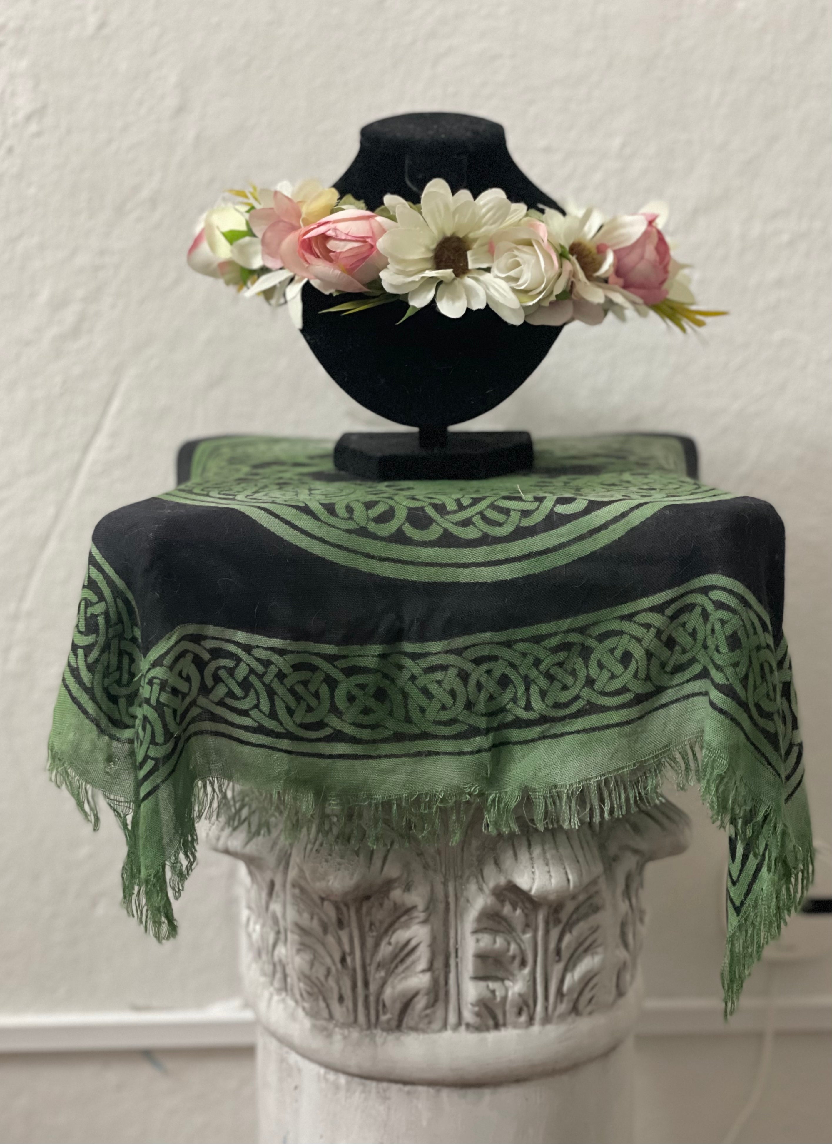 Corona de flores para celebrar estaciones