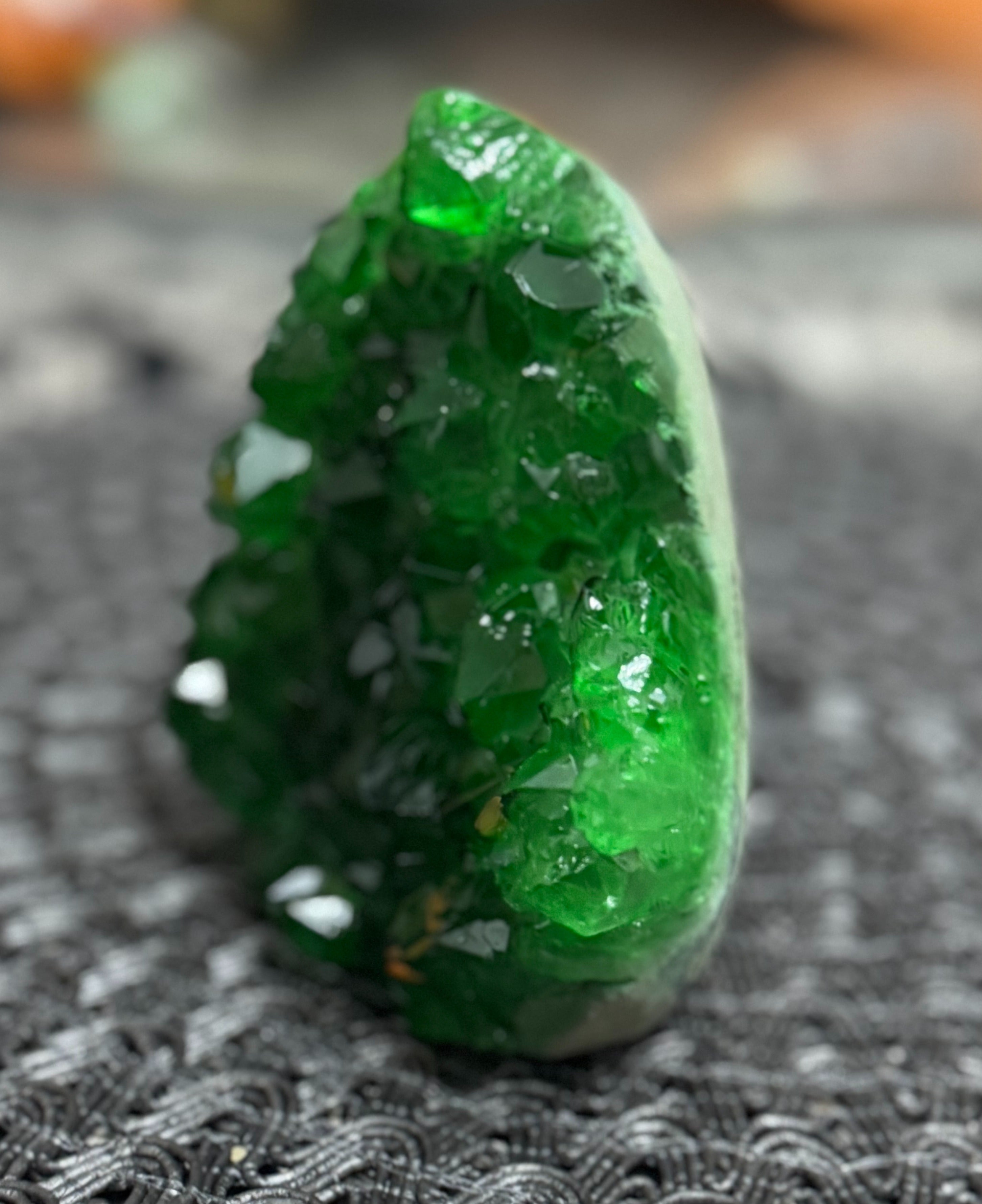 Geoda de Uvarovita