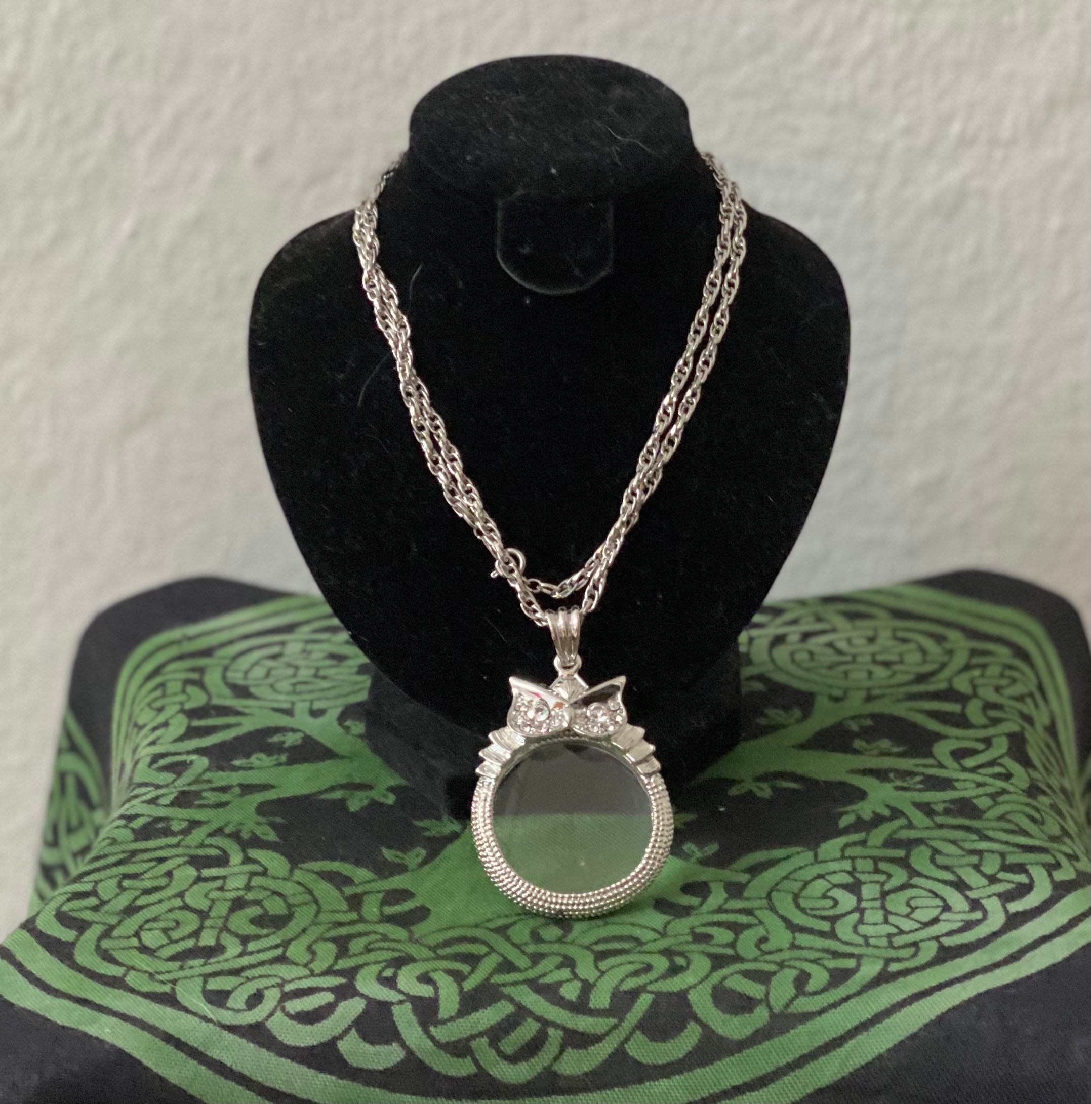 Lupa de Collar en Cristal