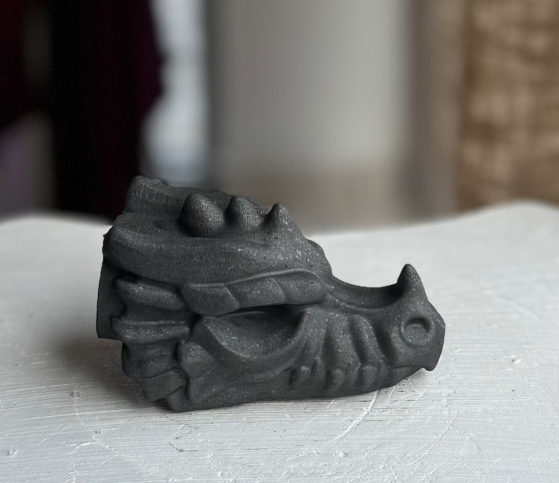 Cabeza de Dragón de Piedra Shungita