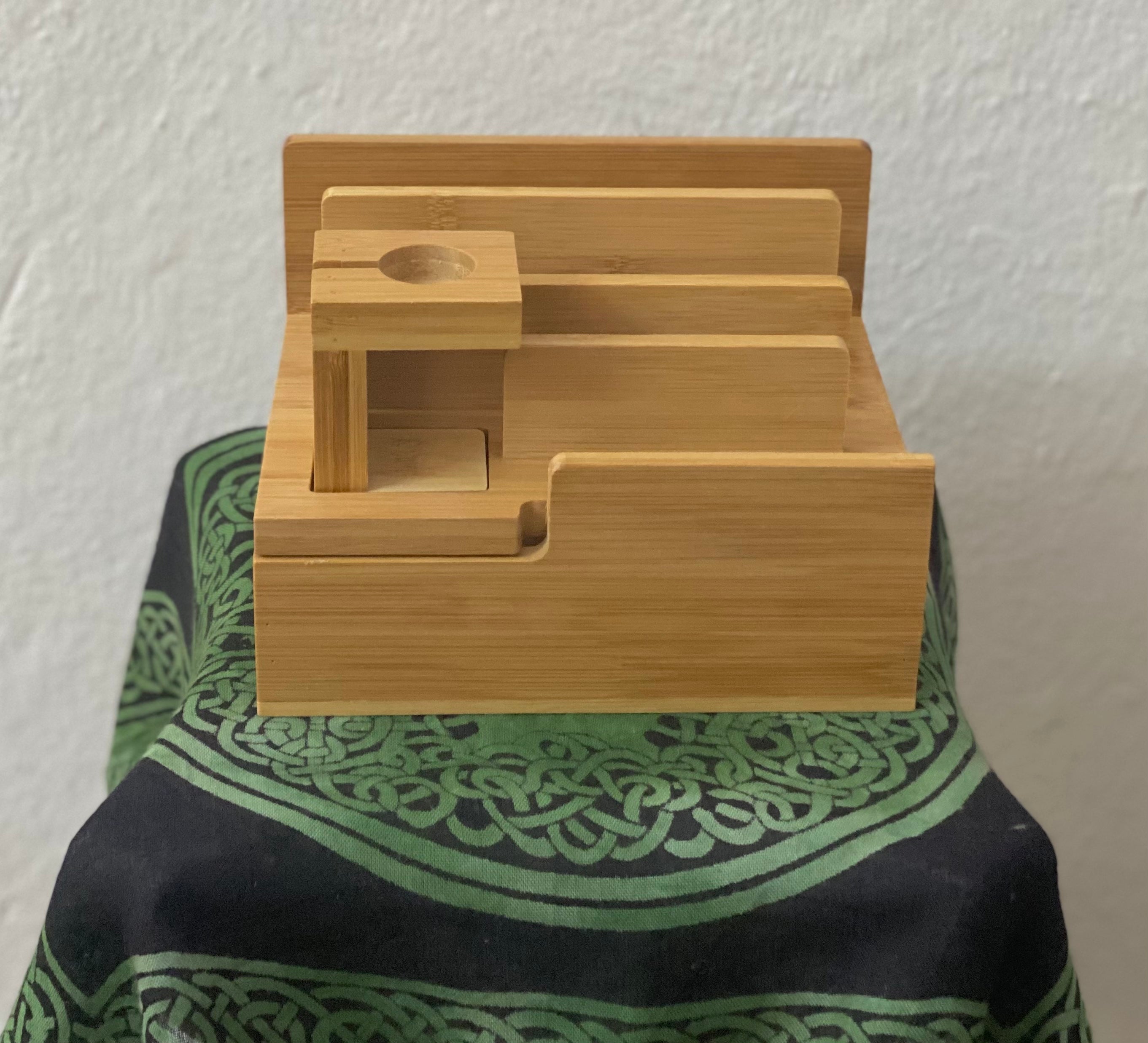 Caja para organizar equipos electrónicos