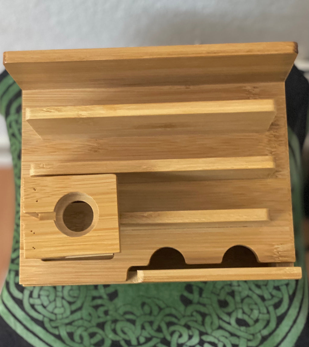 Caja para organizar equipos electrónicos