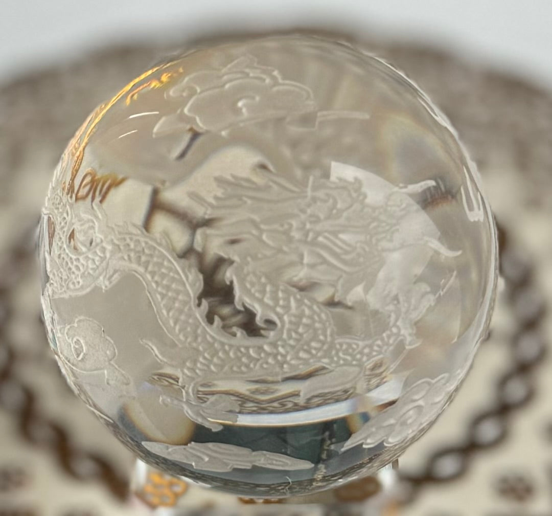 Esfera con Dragón Grabado