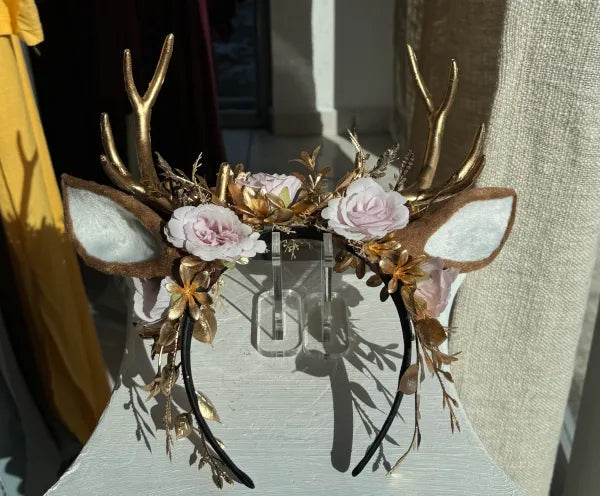 Diadema con Astas y Flores Rosadas