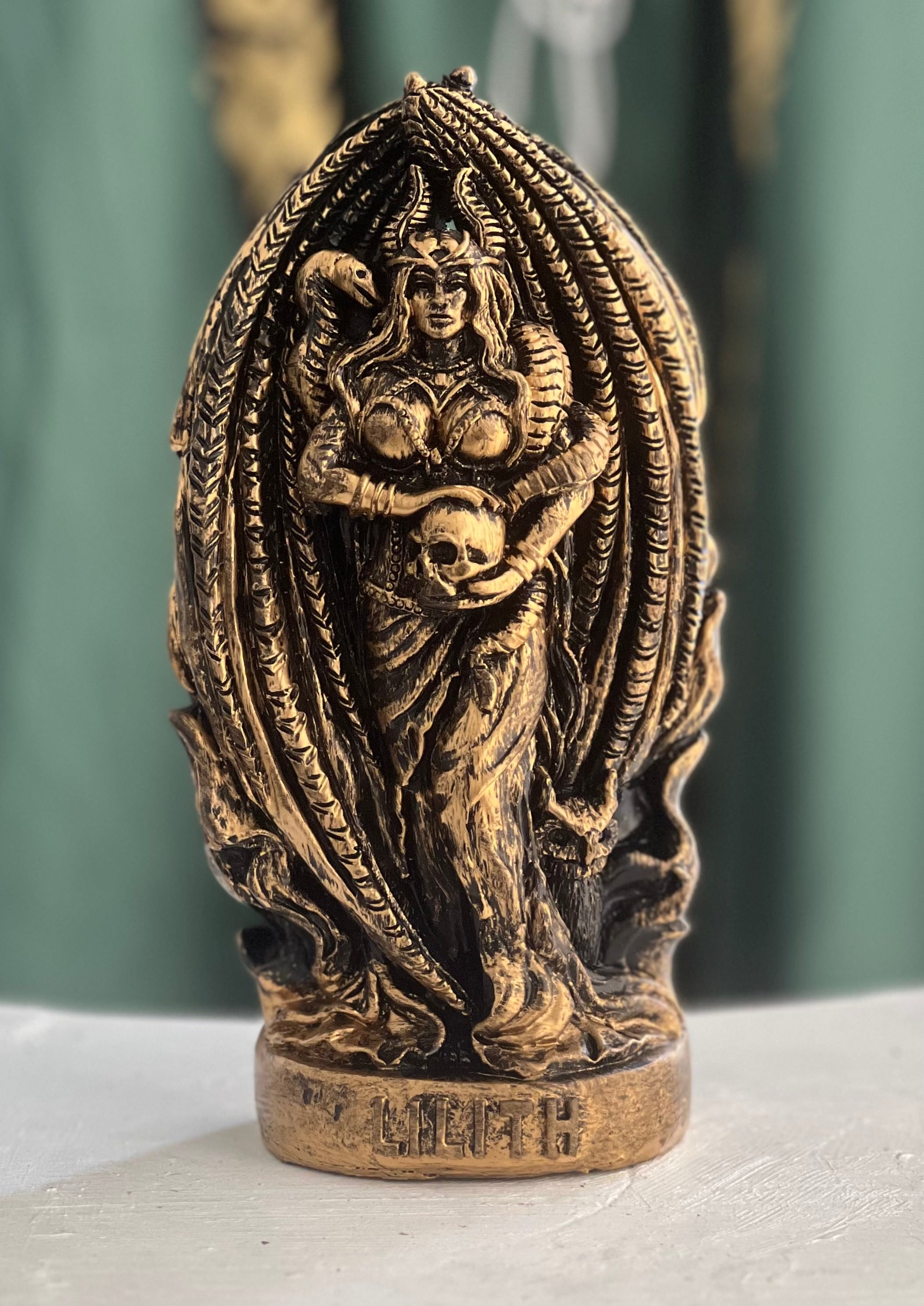 Figura de Diosa Con Serpientes, Lilith